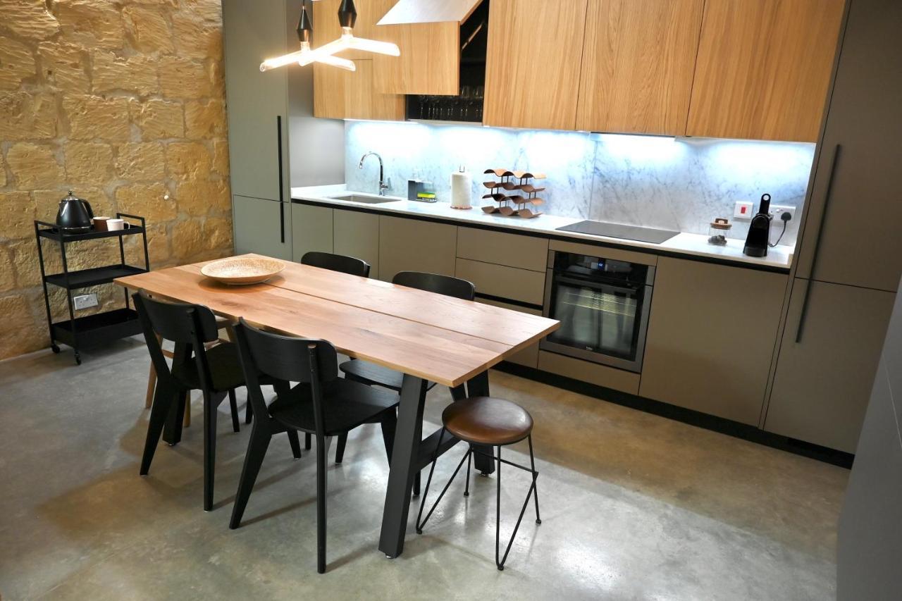 Numru 27 Expertly Restored Small House Of Character Apartment *